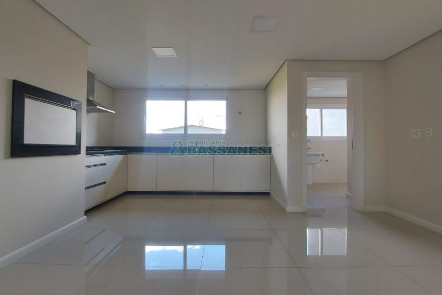 Apartamento com 190m², 3 dormitórios, 4 vagas, no bairro Centro em Caxias do Sul para Comprar