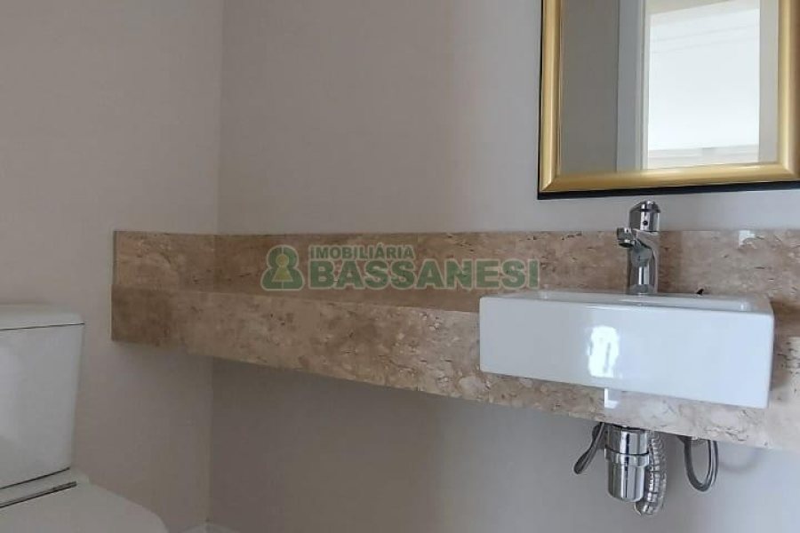 Apartamento com 190m², 3 dormitórios, 4 vagas, no bairro Centro em Caxias do Sul para Comprar