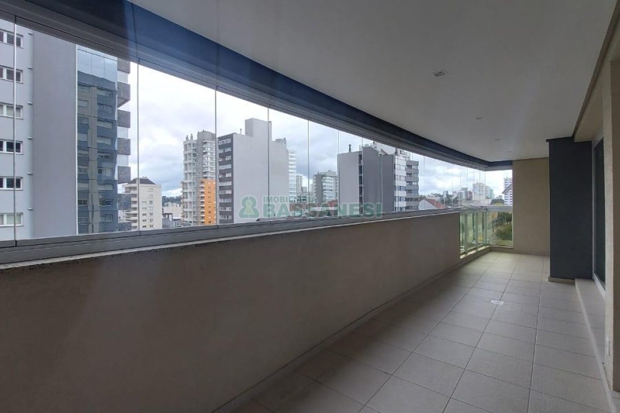 Apartamento com 190m², 3 dormitórios, 4 vagas, no bairro Centro em Caxias do Sul para Comprar