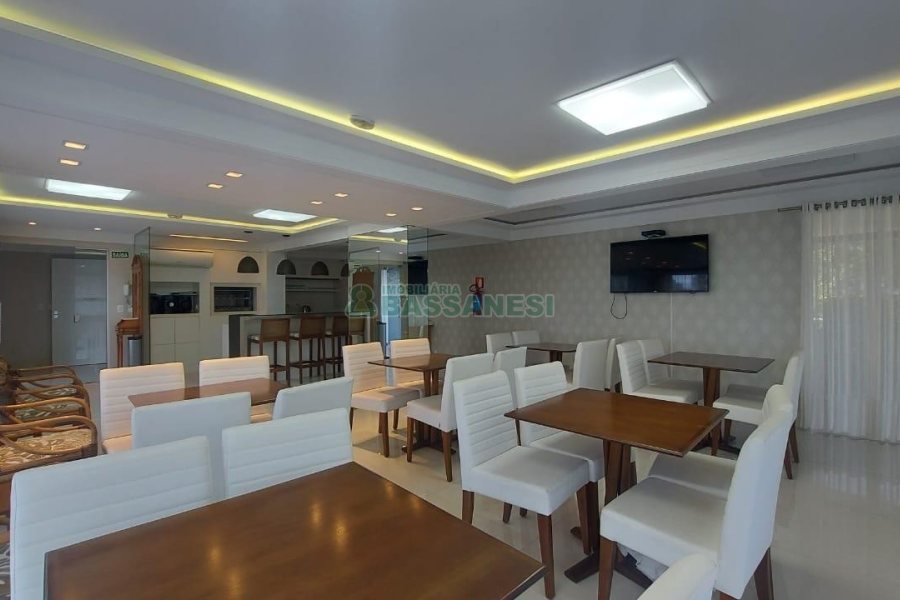 Apartamento com 190m², 3 dormitórios, 4 vagas, no bairro Centro em Caxias do Sul para Comprar