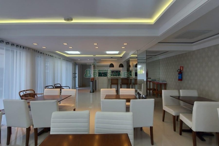 Apartamento com 190m², 3 dormitórios, 4 vagas, no bairro Centro em Caxias do Sul para Comprar