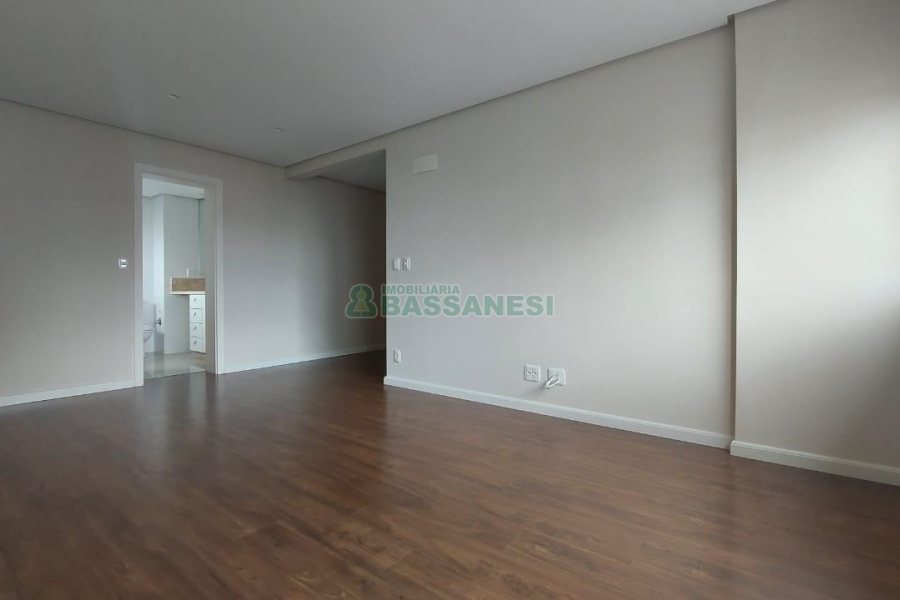Apartamento com 190m², 3 dormitórios, 4 vagas, no bairro Centro em Caxias do Sul para Comprar
