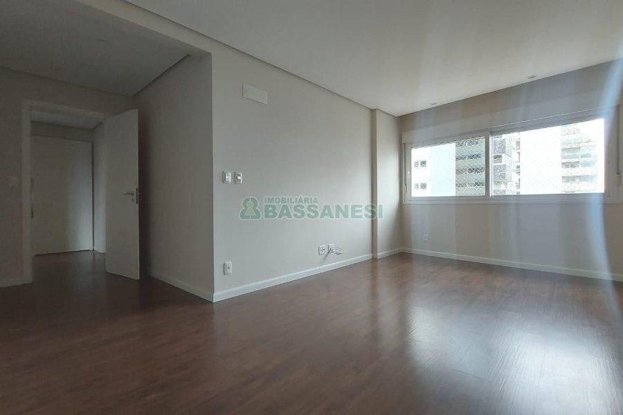 Apartamento com 190m², 3 dormitórios, 4 vagas, no bairro Centro em Caxias do Sul para Comprar
