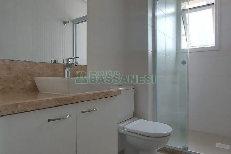 Apartamento com 190m², 3 dormitórios, 4 vagas, no bairro Centro em Caxias do Sul para Comprar