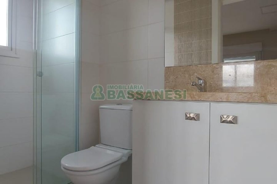 Apartamento com 190m², 3 dormitórios, 4 vagas, no bairro Centro em Caxias do Sul para Comprar