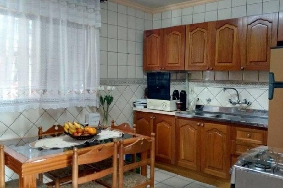 Sobrado com 106m², 3 dormitórios, 1 vaga, no bairro Bela Vista em Caxias do Sul para Comprar