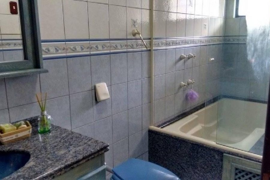 Sobrado com 106m², 3 dormitórios, 1 vaga, no bairro Bela Vista em Caxias do Sul para Comprar
