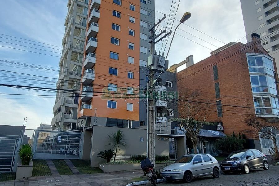 Apto Mobiliado com 52m², 1 dormitório, 2 vagas, no bairro Centro em Caxias do Sul para Comprar