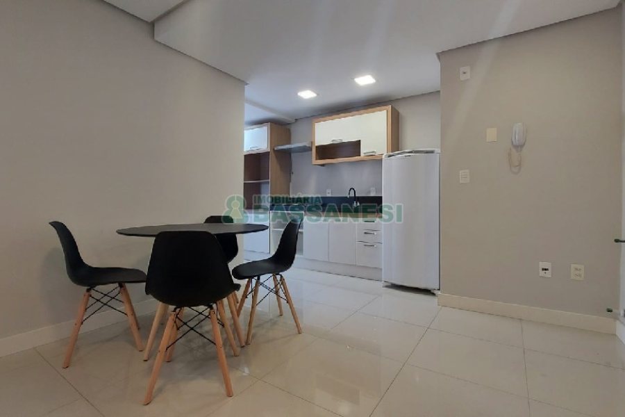Apto Mobiliado com 52m², 1 dormitório, 2 vagas, no bairro Centro em Caxias do Sul para Comprar