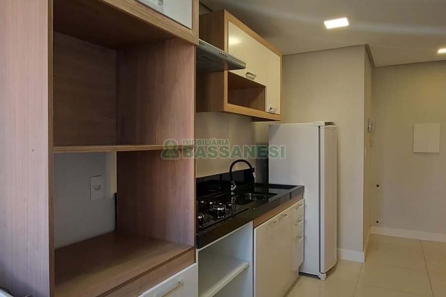 Apto Mobiliado com 52m², 1 dormitório, 2 vagas, no bairro Centro em Caxias do Sul para Comprar
