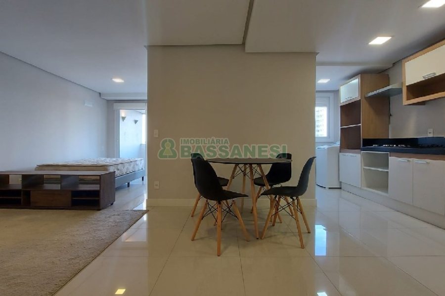 Apto Mobiliado com 52m², 1 dormitório, 2 vagas, no bairro Centro em Caxias do Sul para Comprar