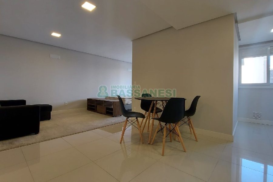 Apto Mobiliado com 52m², 1 dormitório, 2 vagas, no bairro Centro em Caxias do Sul para Comprar