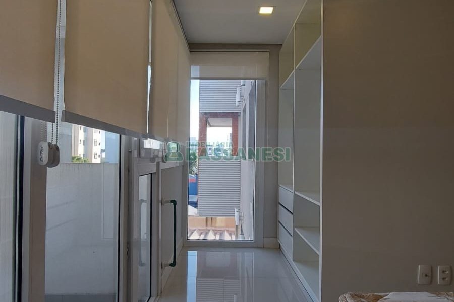 Apto Mobiliado com 52m², 1 dormitório, 2 vagas, no bairro Centro em Caxias do Sul para Comprar