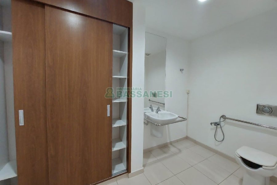 Sala com 50m², 1 vaga, no bairro Centro em Caxias do Sul para Comprar