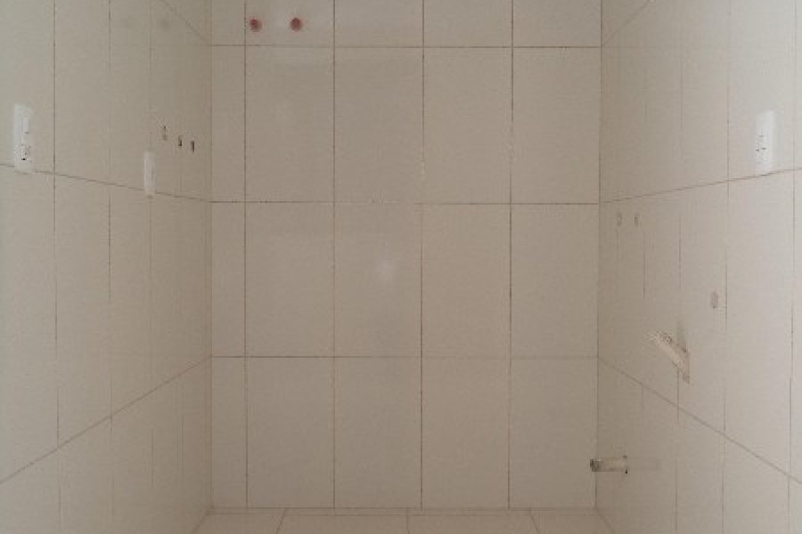 Apartamento com 80m², 2 dormitórios, 1 vaga, no bairro Pio X em Caxias do Sul para Comprar