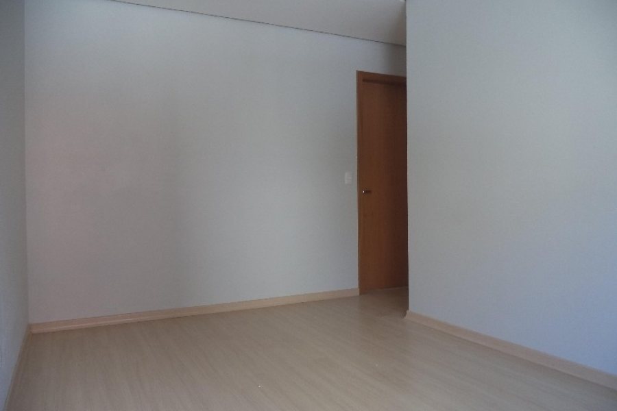 Apartamento com 80m², 2 dormitórios, 1 vaga, no bairro Pio X em Caxias do Sul para Comprar