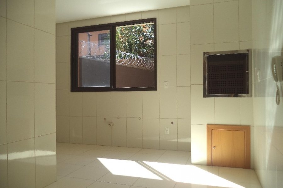 Apartamento com 80m², 2 dormitórios, 1 vaga, no bairro Pio X em Caxias do Sul para Comprar