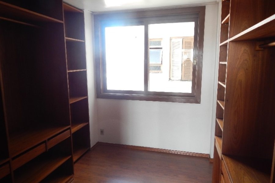 Apto Mobiliado com 120m², 3 dormitórios, no bairro Centro em Caxias do Sul para Comprar