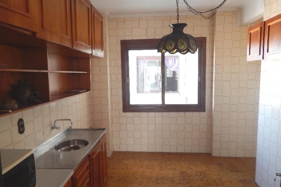 Apto Mobiliado com 120m², 3 dormitórios, no bairro Centro em Caxias do Sul para Comprar