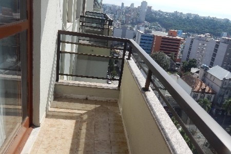 Apto Mobiliado com 120m², 3 dormitórios, no bairro Centro em Caxias do Sul para Comprar