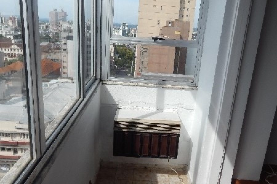 Apto Mobiliado com 120m², 3 dormitórios, no bairro Centro em Caxias do Sul para Comprar