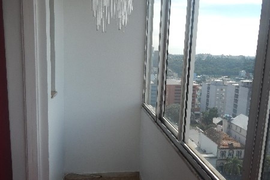 Apto Mobiliado com 120m², 3 dormitórios, no bairro Centro em Caxias do Sul para Comprar