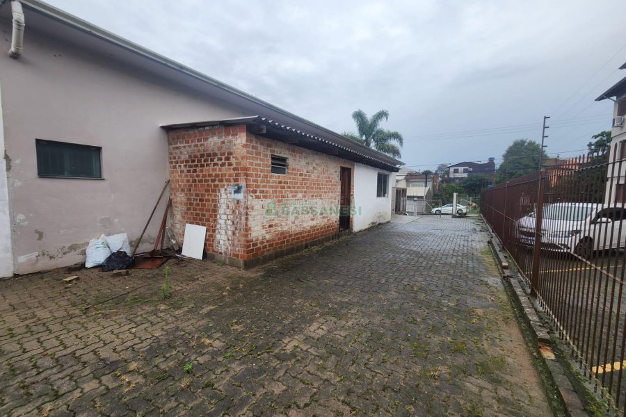 Loja com 415m², no bairro Kayser em Caxias do Sul para Alugar ou Comprar