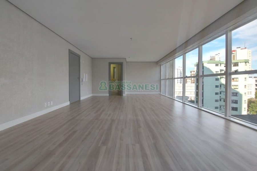 Sala com 51m², 1 vaga, no bairro São Pelegrino em Caxias do Sul para Comprar