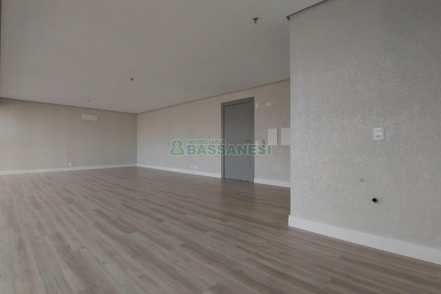 Sala com 51m², 1 vaga, no bairro São Pelegrino em Caxias do Sul para Comprar