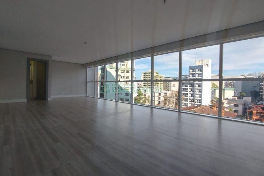 Sala com 51m², 1 vaga, no bairro São Pelegrino em Caxias do Sul para Comprar