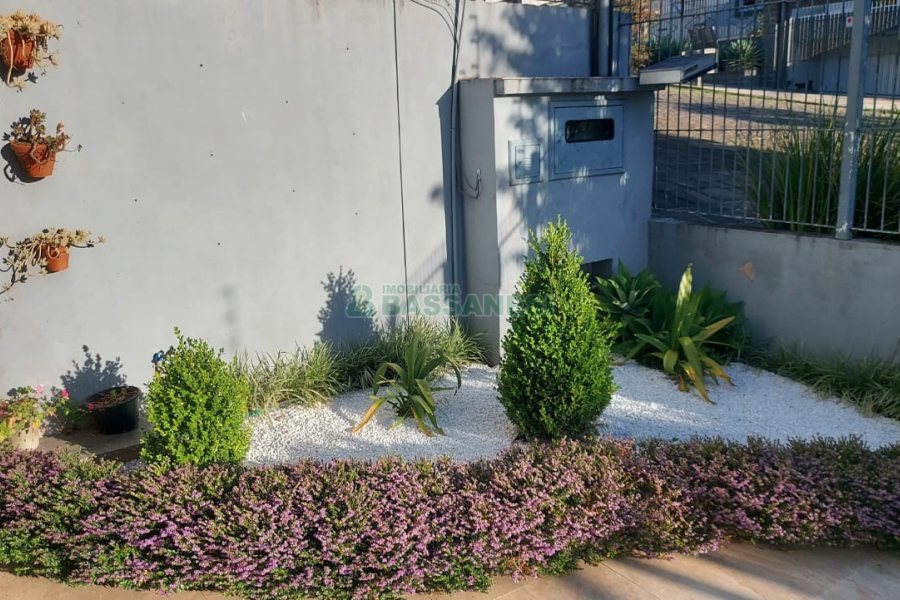 Casa com 229m², 3 dormitórios, 3 vagas, no bairro Kayser em Caxias do Sul para Comprar