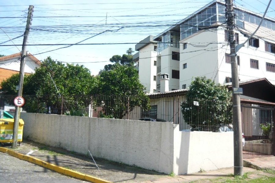 Casa com 150m², 3 dormitórios, 1 vaga, no bairro Jardim América em Caxias do Sul para Comprar