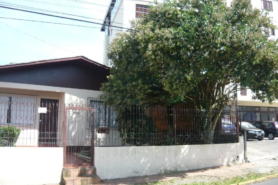 Casa com 150m², 3 dormitórios, 1 vaga, no bairro Jardim América em Caxias do Sul para Comprar
