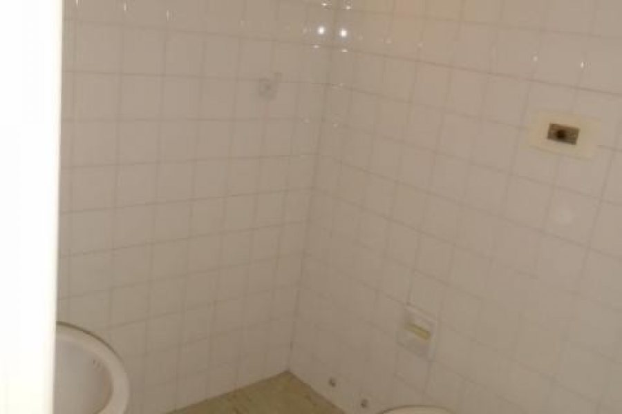 Sala com 30m², no bairro Centro em Caxias do Sul para Alugar