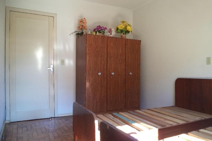 Casa com 261m², 8 dormitórios, 10 vagas, no bairro Rio Branco em Caxias do Sul para Comprar