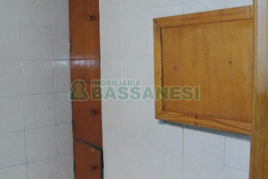 Apartamento com 106m², 3 dormitórios, 1 vaga, no bairro Santa Catarina em Caxias do Sul para Alugar