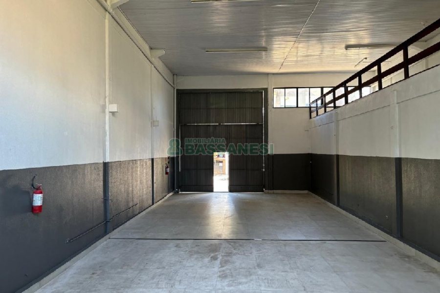 Pavilhão com 227m², no bairro São Pelegrino em Caxias do Sul para Alugar