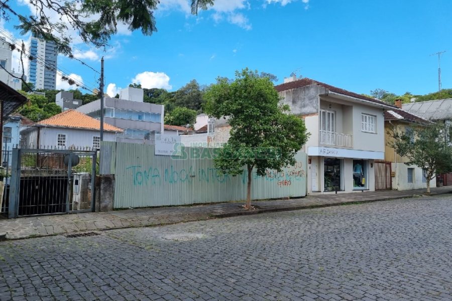 Terreno com 257m², no bairro Centro em Caxias do Sul para Alugar ou Comprar
