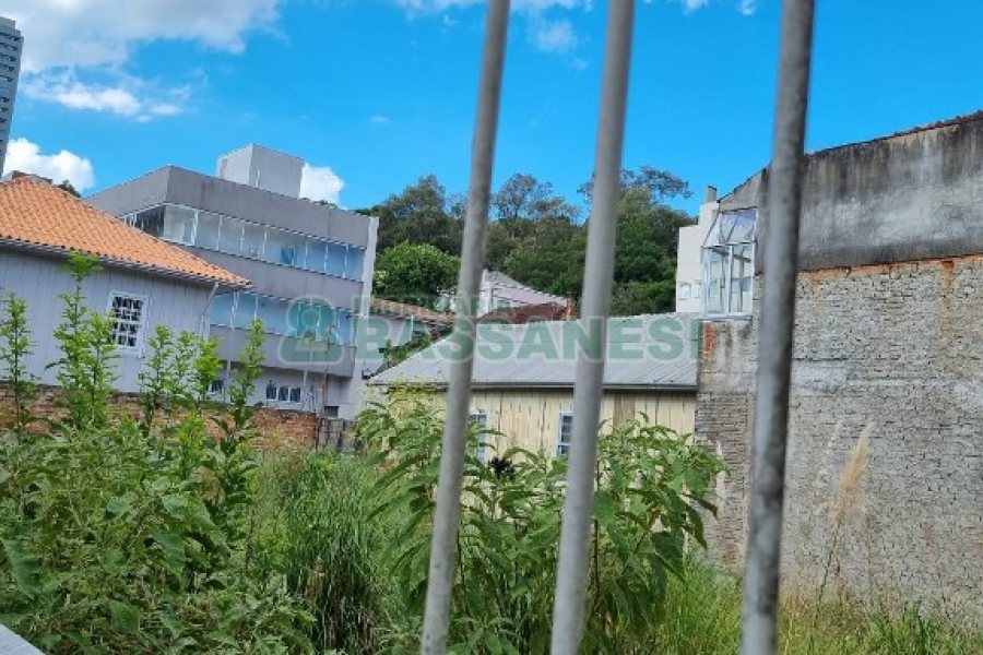Terreno com 257m², no bairro Centro em Caxias do Sul para Alugar ou Comprar