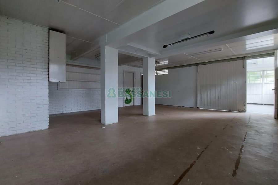 Casa Comercial com 350m², 1 vaga, no bairro Lourdes em Caxias do Sul para Alugar