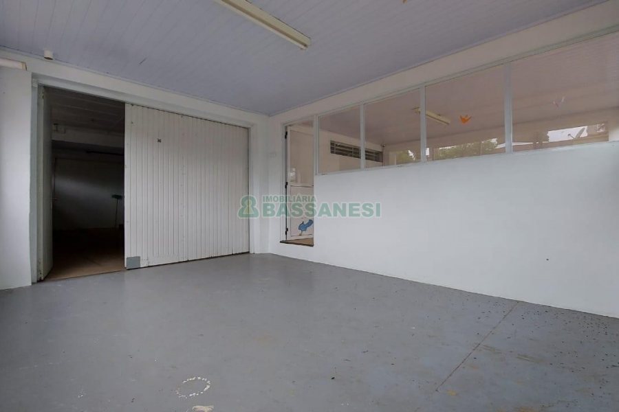Casa Comercial com 350m², 1 vaga, no bairro Lourdes em Caxias do Sul para Alugar
