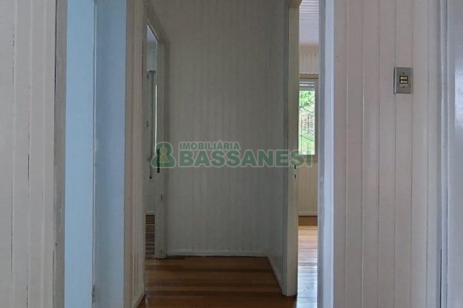 Casa Comercial com 350m², 1 vaga, no bairro Lourdes em Caxias do Sul para Alugar