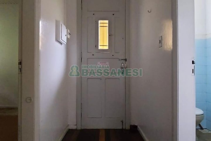 Casa Comercial com 350m², 1 vaga, no bairro Lourdes em Caxias do Sul para Alugar