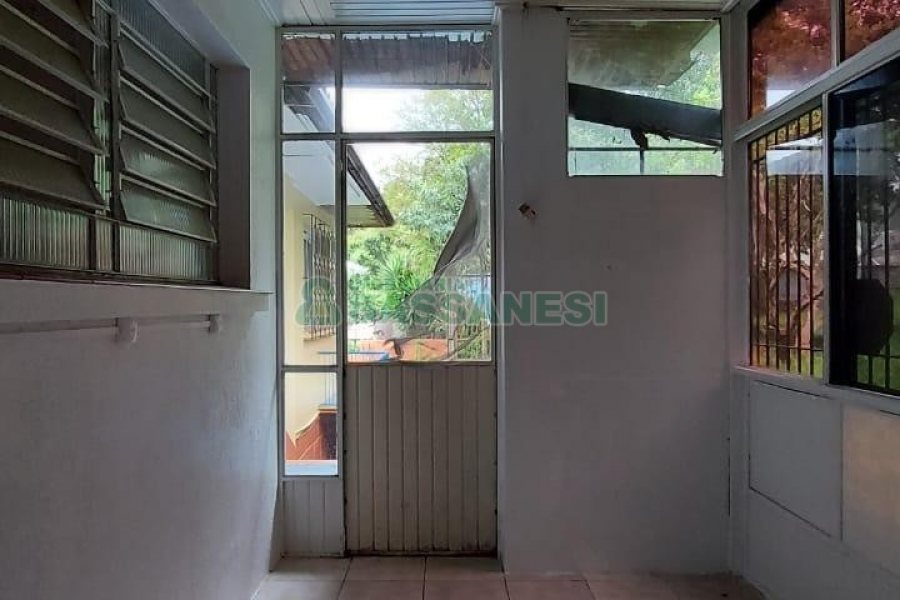 Casa Comercial com 350m², 1 vaga, no bairro Lourdes em Caxias do Sul para Alugar