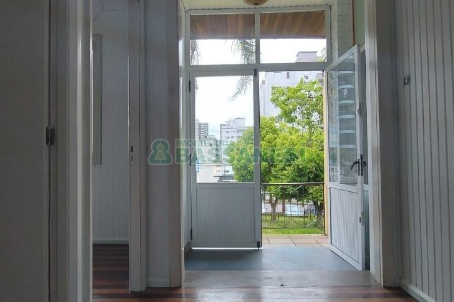 Casa Comercial com 350m², 1 vaga, no bairro Lourdes em Caxias do Sul para Alugar