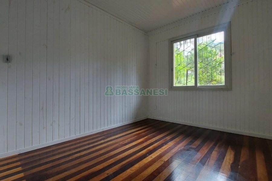 Casa Comercial com 350m², 1 vaga, no bairro Lourdes em Caxias do Sul para Alugar