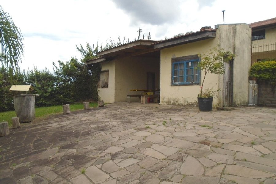 Casa, 3 dormitórios, 1 vaga, no bairro Colina Sorriso em Caxias do Sul para Comprar