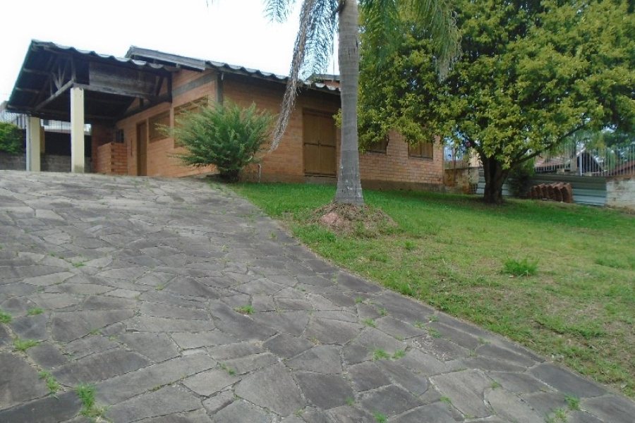 Casa, 3 dormitórios, 1 vaga, no bairro Colina Sorriso em Caxias do Sul para Comprar