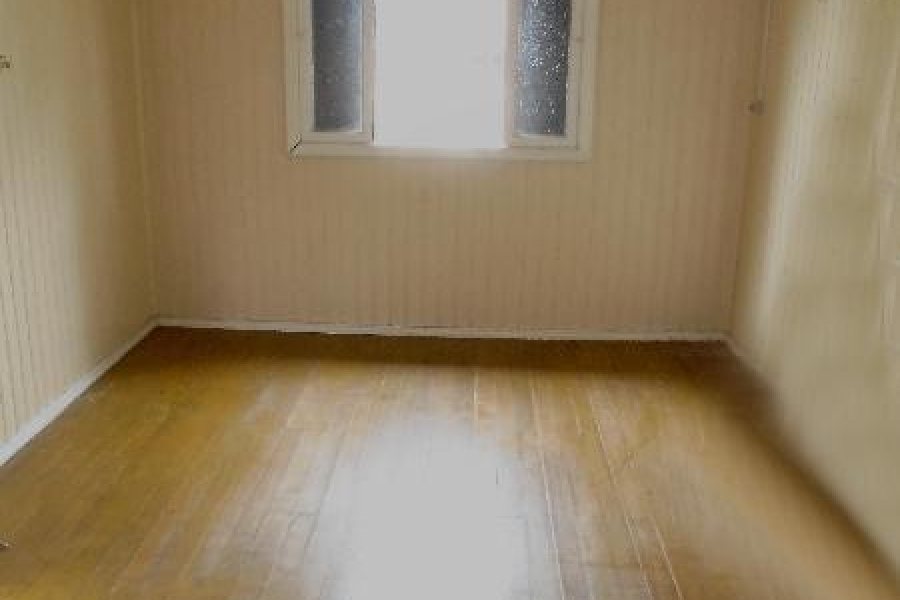 Casa com 250m², 3 dormitórios, 1 vaga, no bairro Pioneiro em Caxias do Sul para Comprar