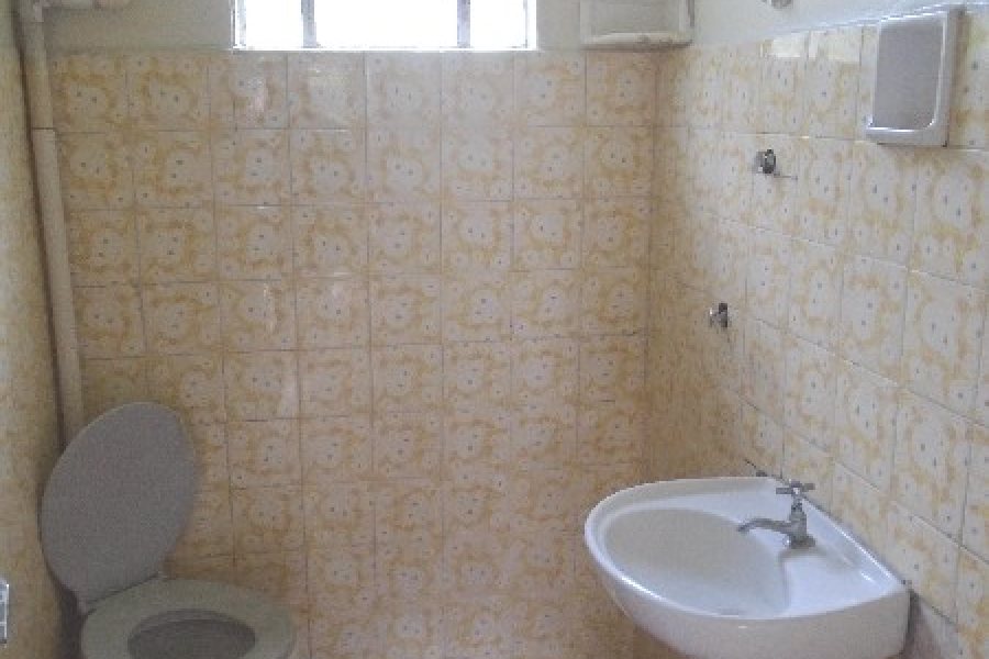 Casa com 250m², 3 dormitórios, 1 vaga, no bairro Pioneiro em Caxias do Sul para Comprar